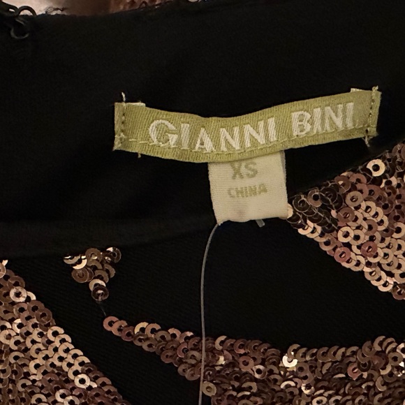 Woman’s long sleeve Gianni dress❤️👗 - Picture 6 of 11